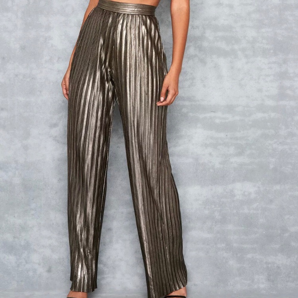 NWOT: House of CB Shimmy Pants Small